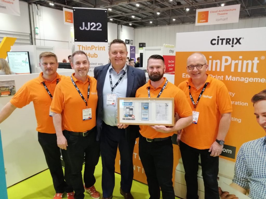 Das ThinPrint-UK-Team nahm den Editor's Choice Award auf der IP Expo entgegen.